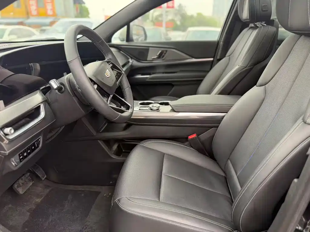 Cadillac XT5 2025