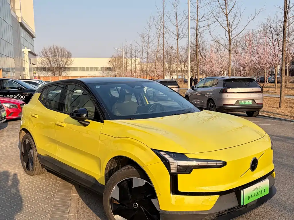 Volvo EX30 2024