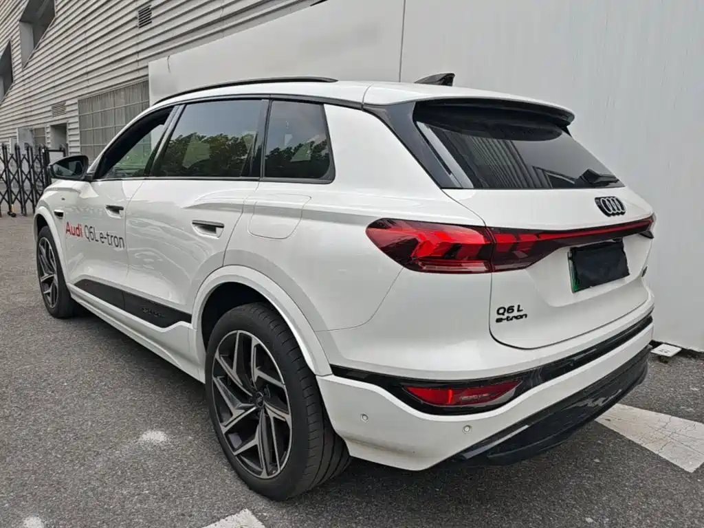Audi e-tron 2025