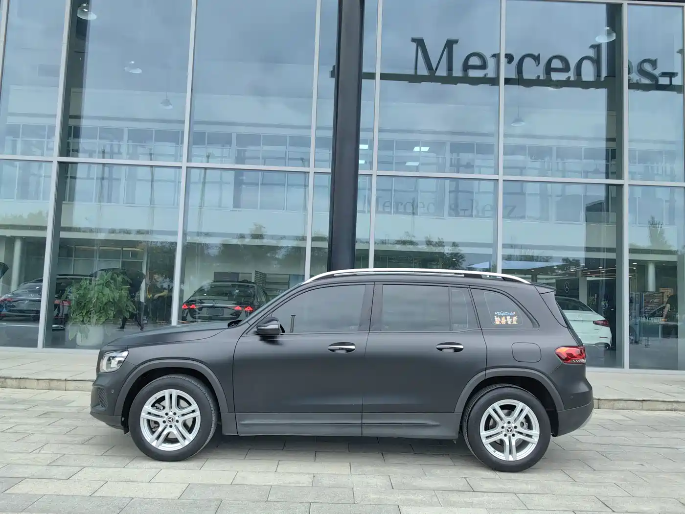 Mercedes-Benz GLB 2023