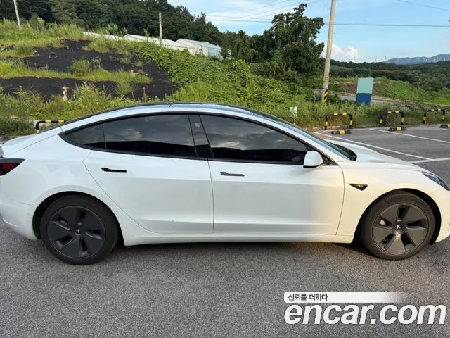 Tesla Model 3 2022