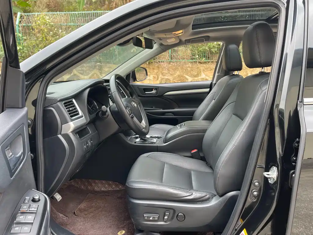 Toyota Highlander 2021