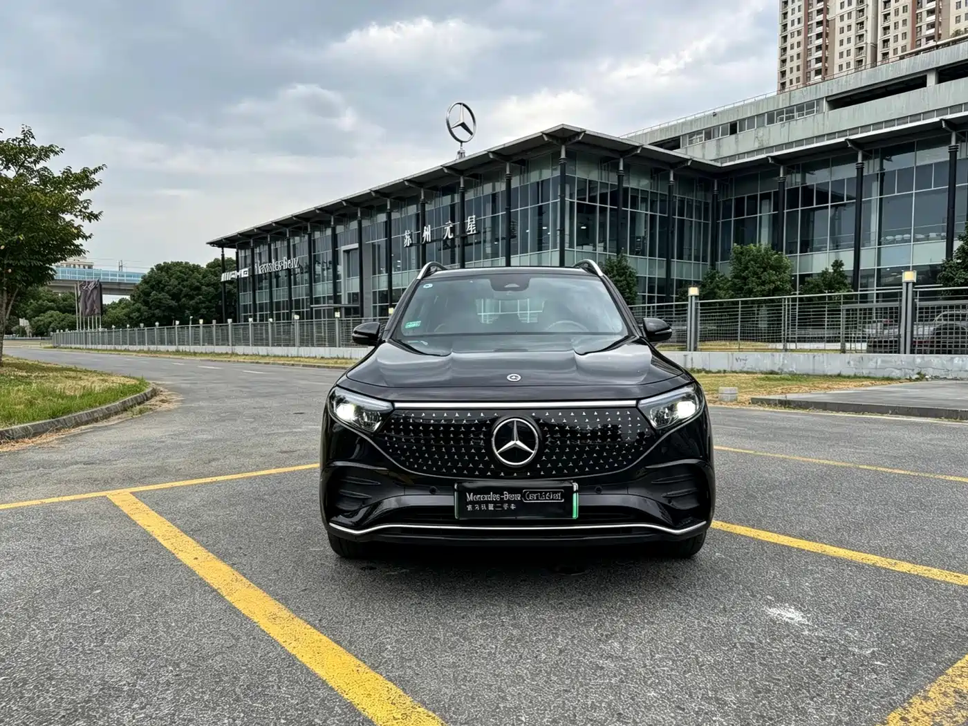 Mercedes-Benz EQB 2025