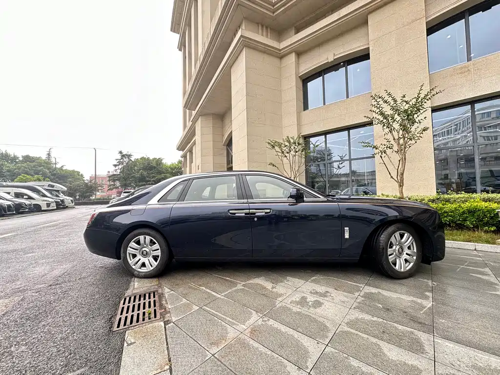 Rolls-Royce Ghost 2023