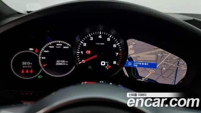 Porsche Cayenne 2021