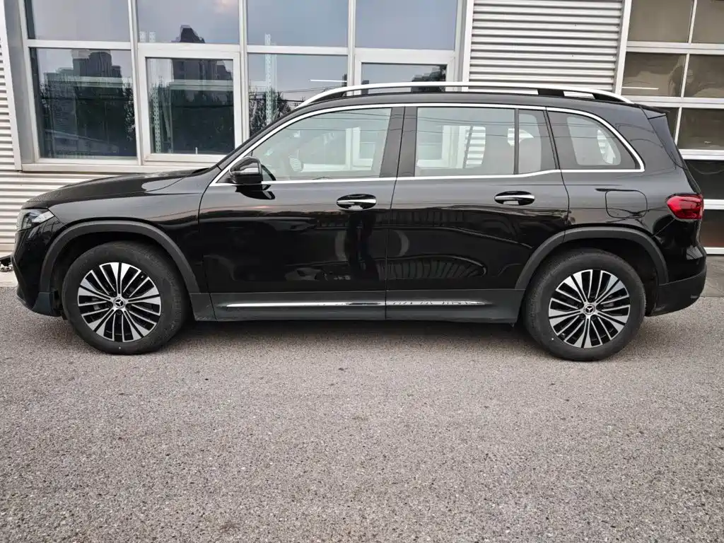 Mercedes-Benz EQB 2024
