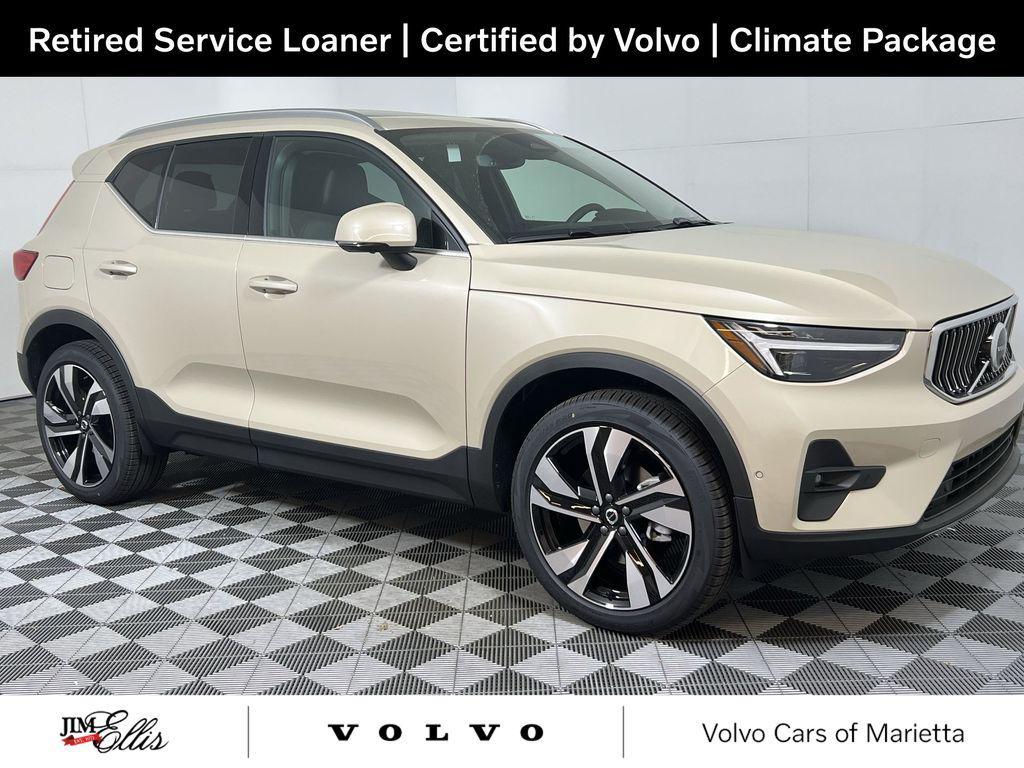 Volvo XC40 2025