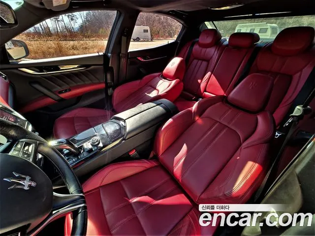 Maserati Ghibli 2021