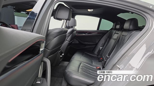 BMW 5 серии 2021