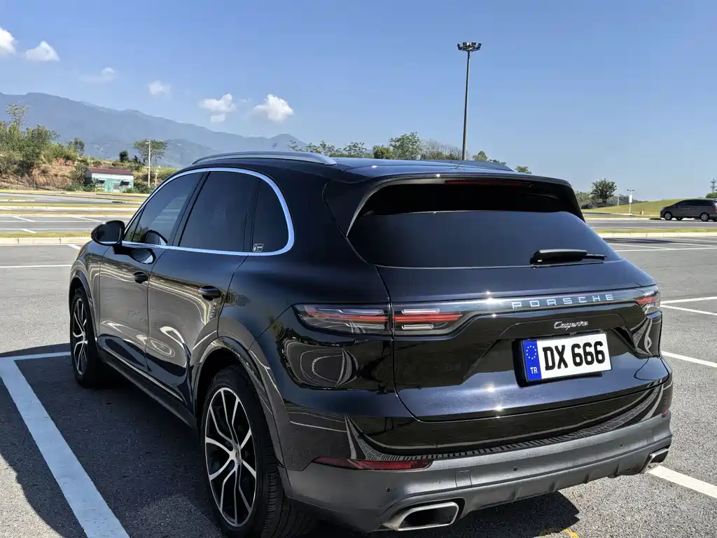 Porsche Cayenne 2022