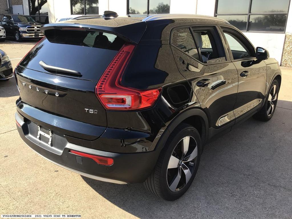 Volvo XC40 2021