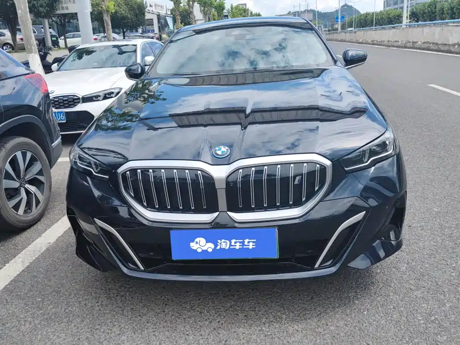 BMW i5 2025