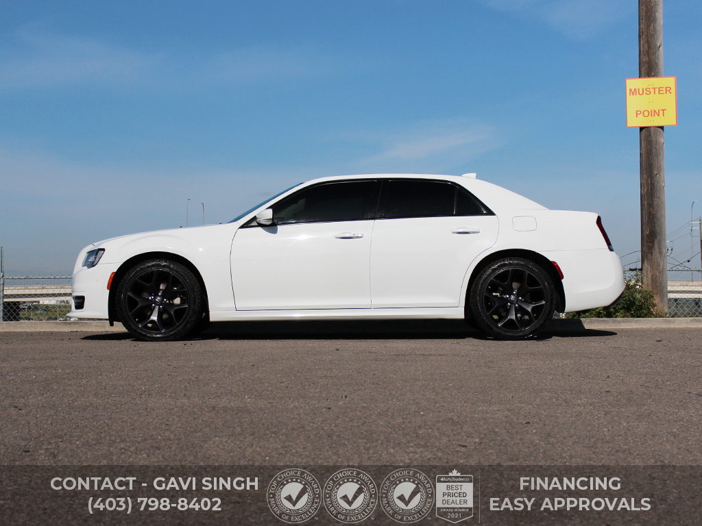 Chrysler 300 2023