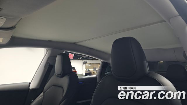 Tesla Model Y 2025