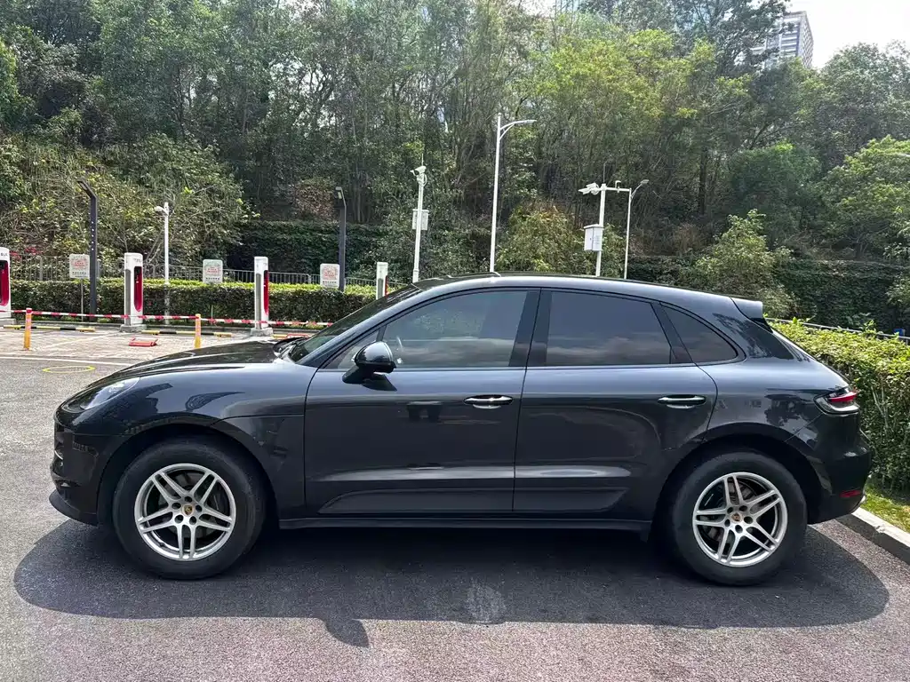 Porsche Macan 2021