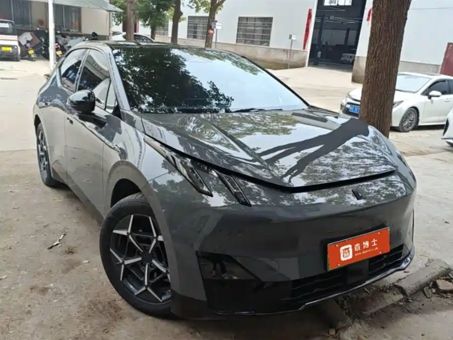 Lynk & Co Z20 2025