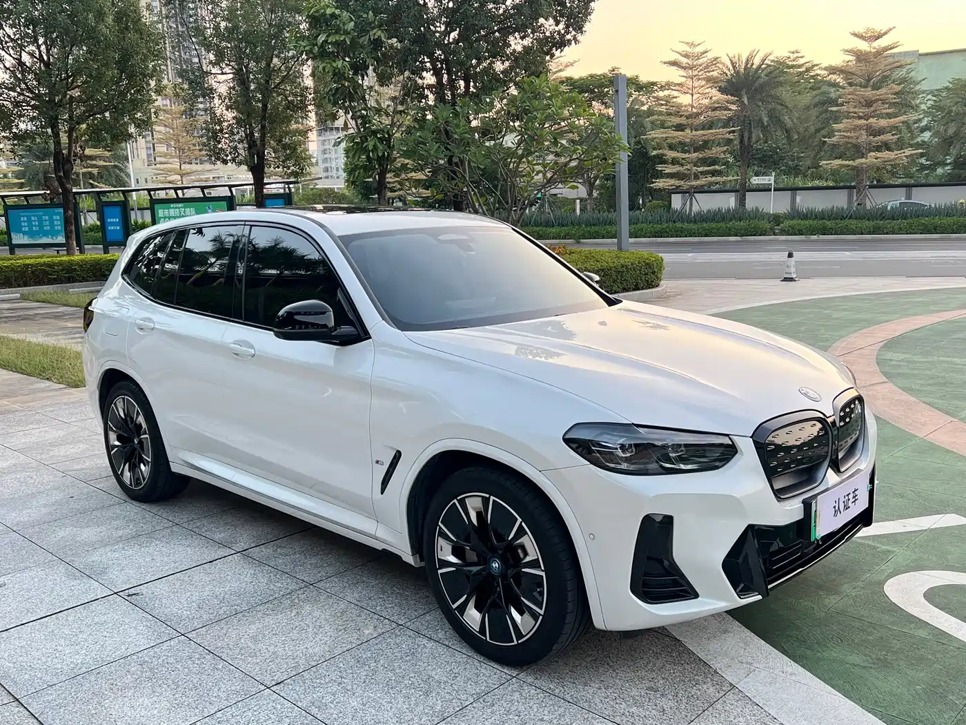 BMW iX3 2024