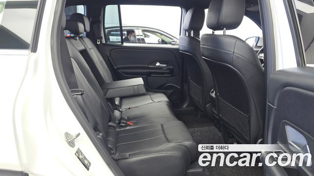 Mercedes-Benz GLB 2021