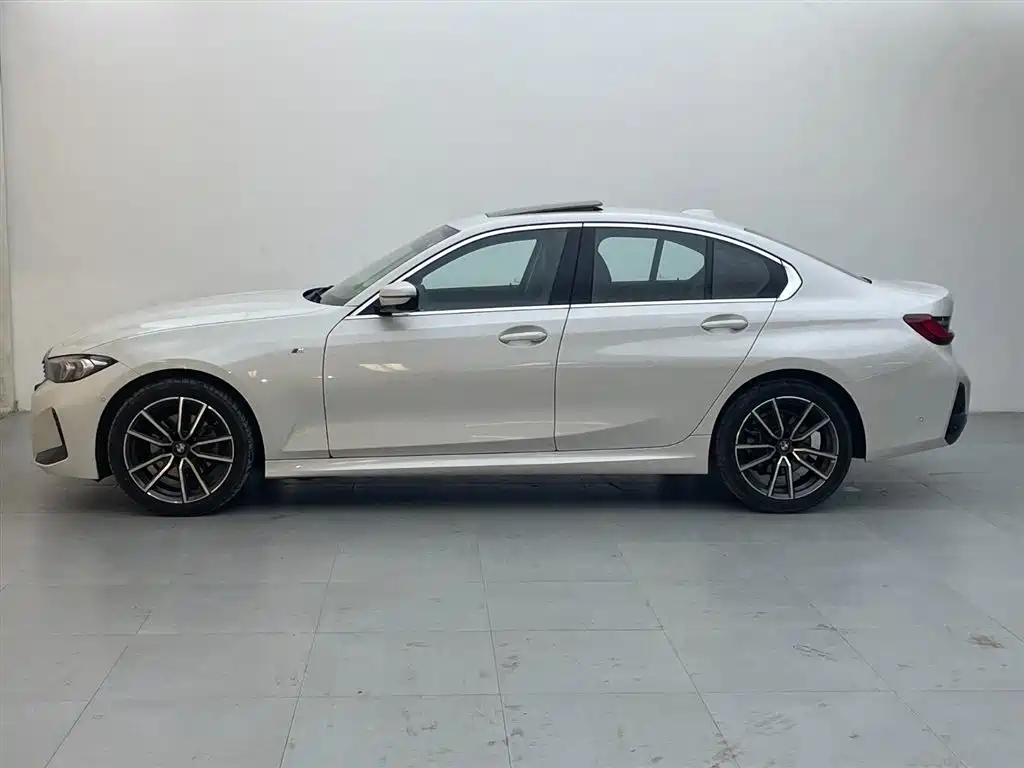BMW 3 серии 2025