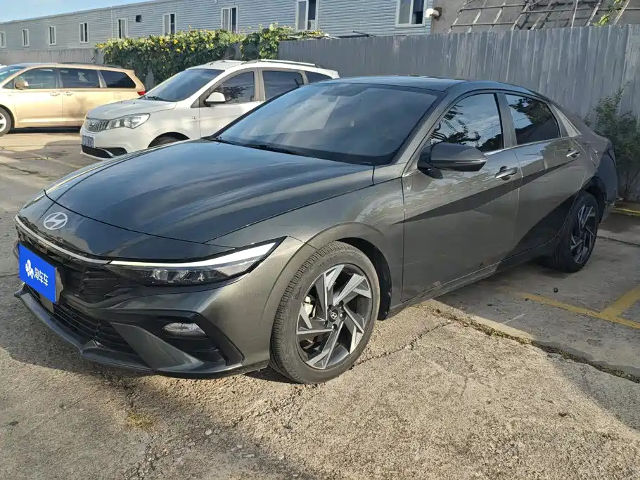 Hyundai Elantra 2023