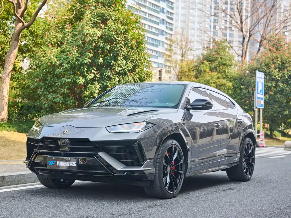 Lamborghini Urus 2024
