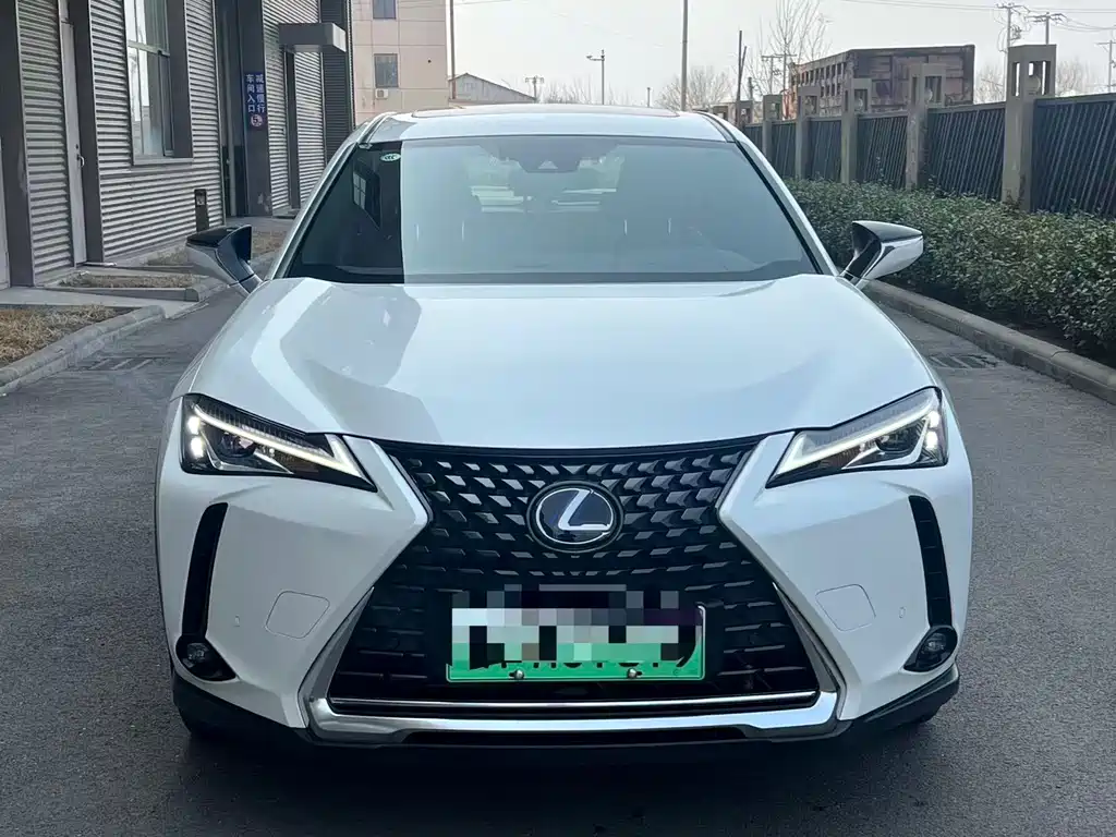 Lexus UX 2022
