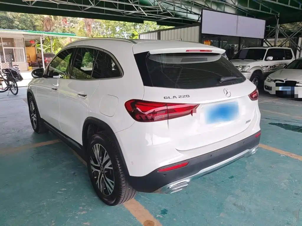 Mercedes-Benz GLA 2024
