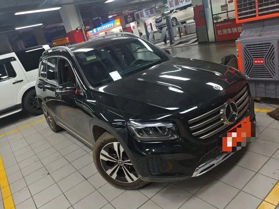 Mercedes-Benz GLB 2023