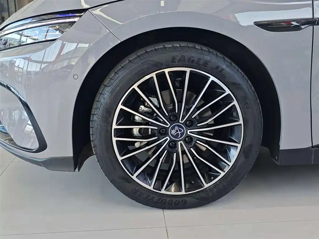 BYD Han 2025