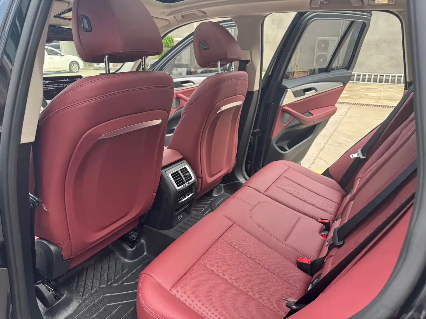 BMW iX3 2024