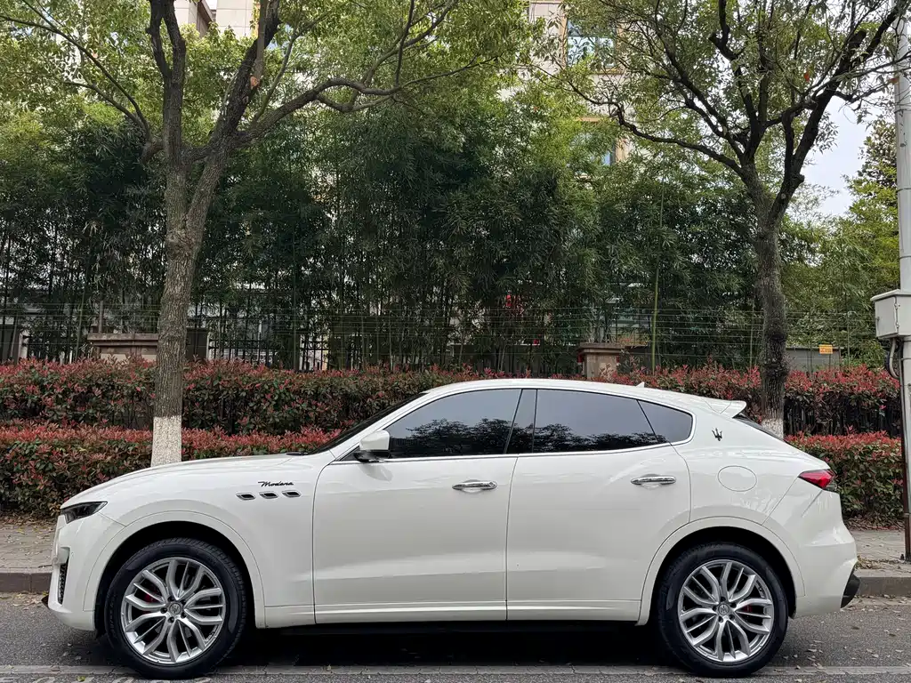 Maserati Levante 2022
