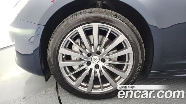 Maserati Ghibli 2022