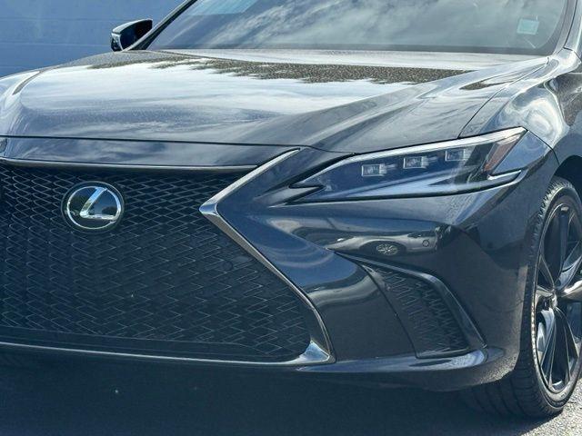 Lexus ES 2022