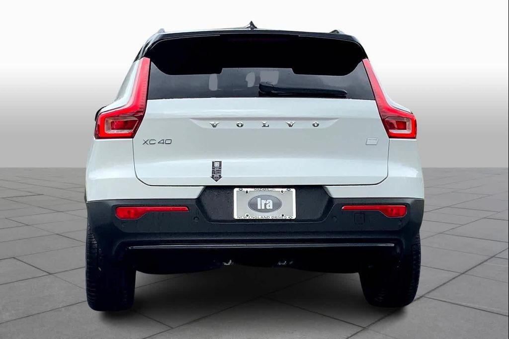 Volvo XC40 2024