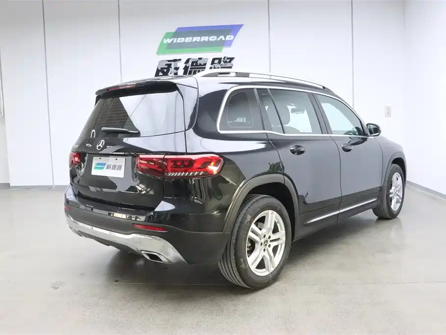 Mercedes-Benz GLB 2023