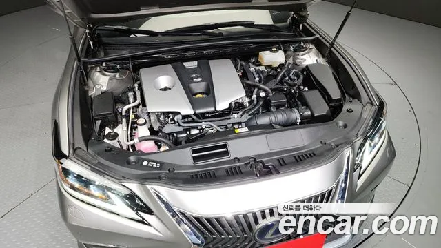 Lexus ES 2020