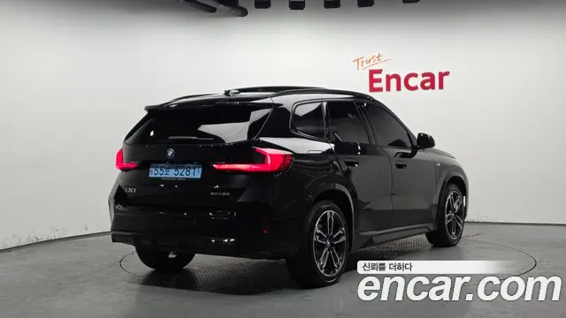 BMW iX1 2023