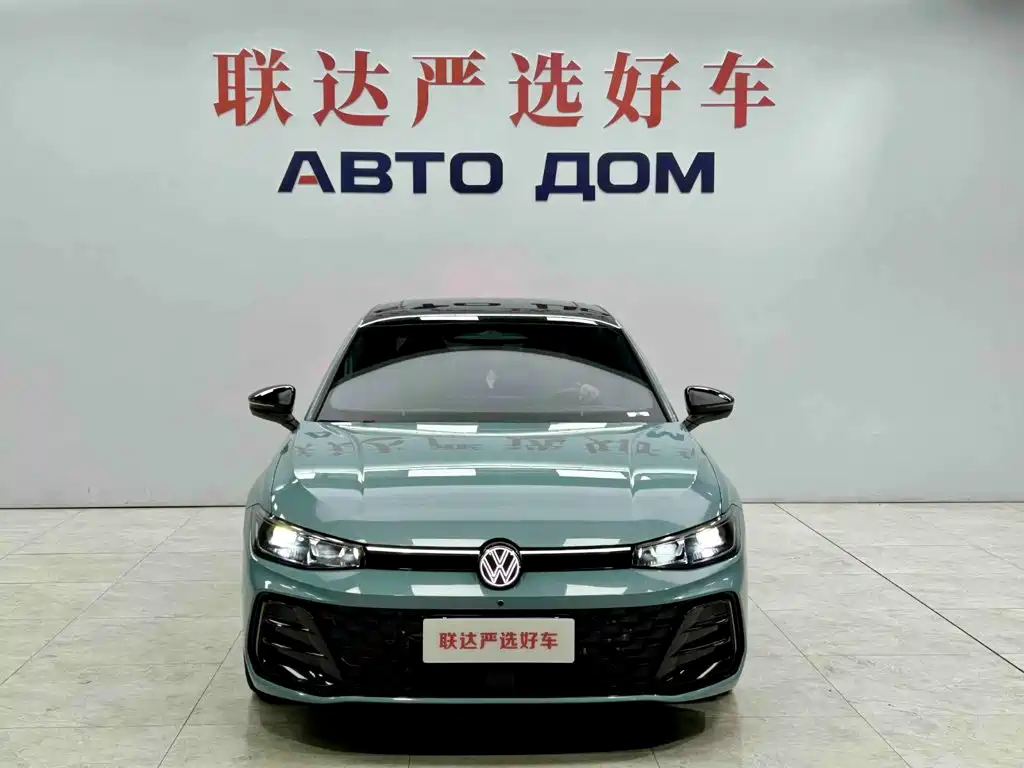 Volkswagen Passat 2024
