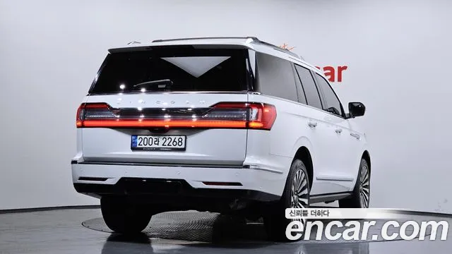 Lincoln Navigator 2021
