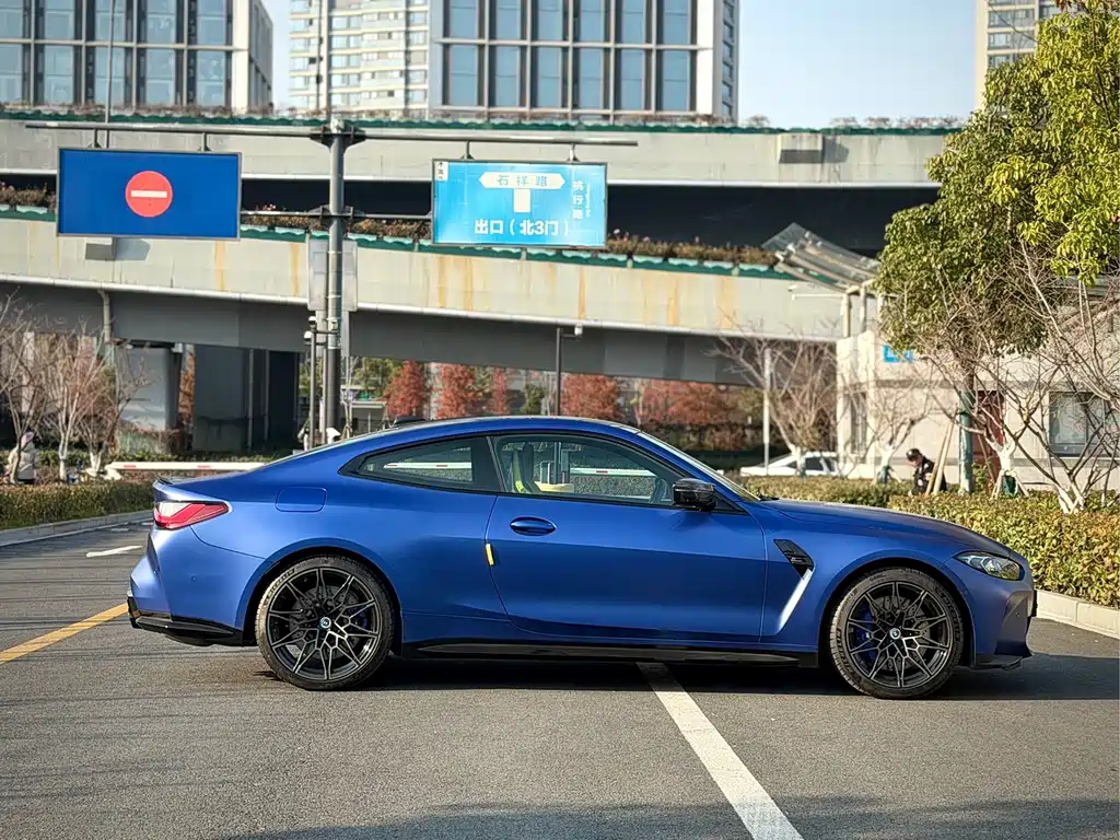 BMW M4 2023