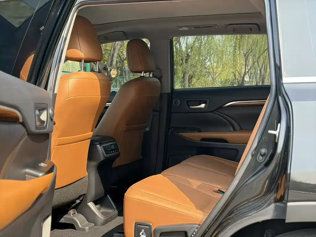 Toyota Highlander 2021