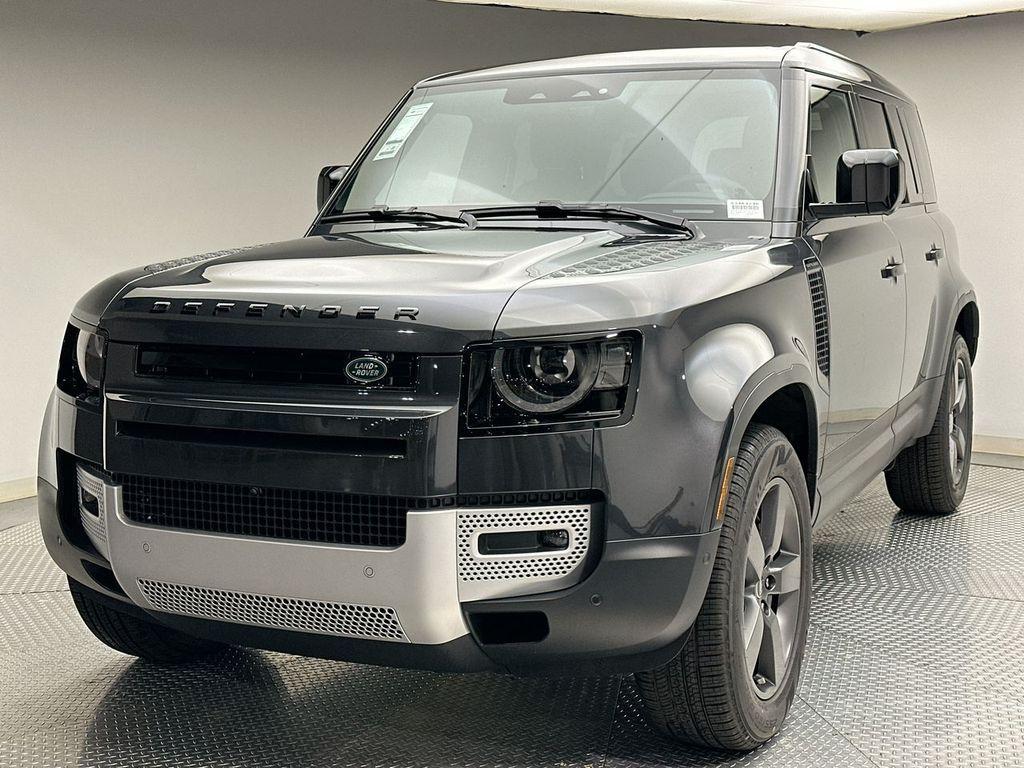 Land Rover Defender 2025