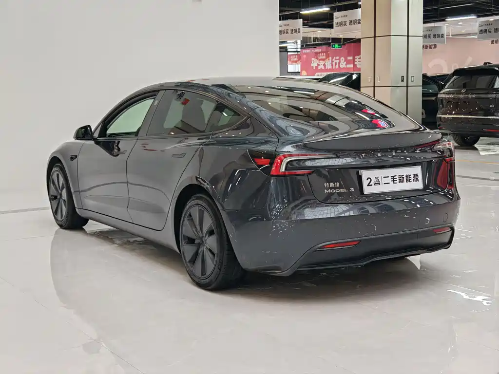 Tesla Model 3 2024
