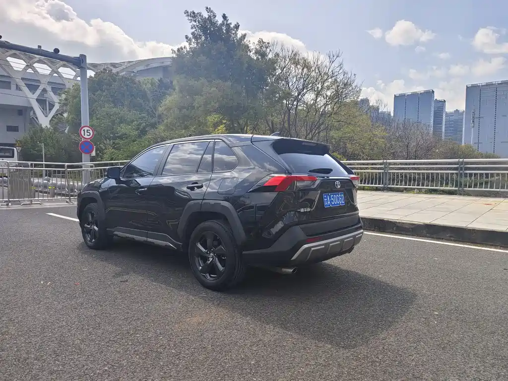 Toyota RAV4 2023