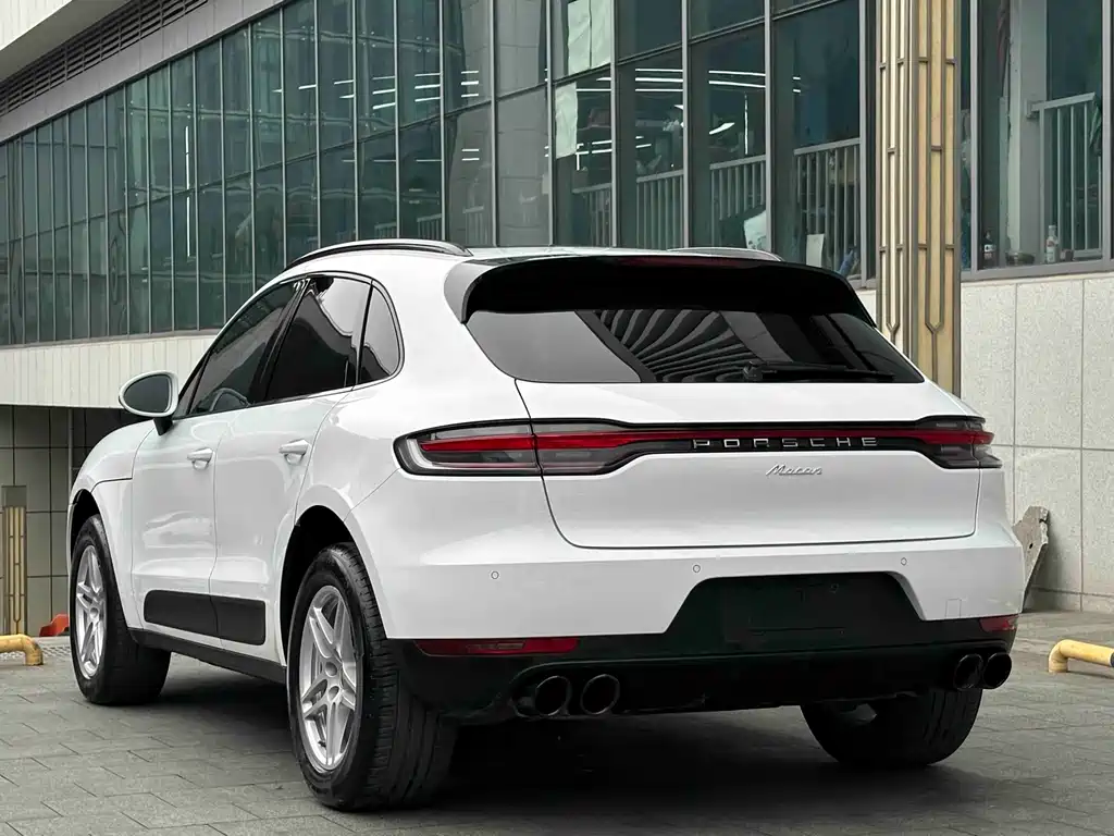 Porsche Macan 2021