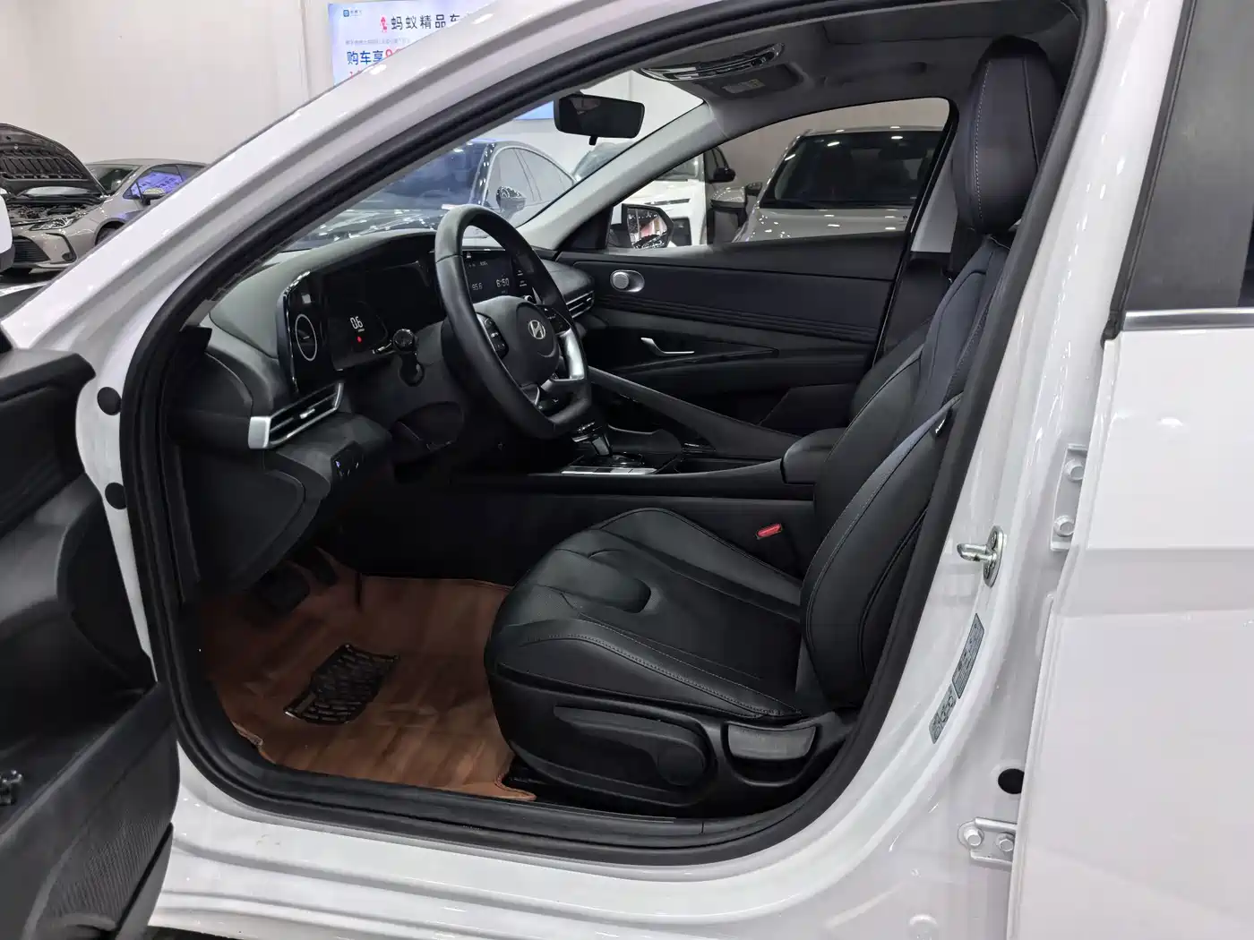 Hyundai Elantra 2024