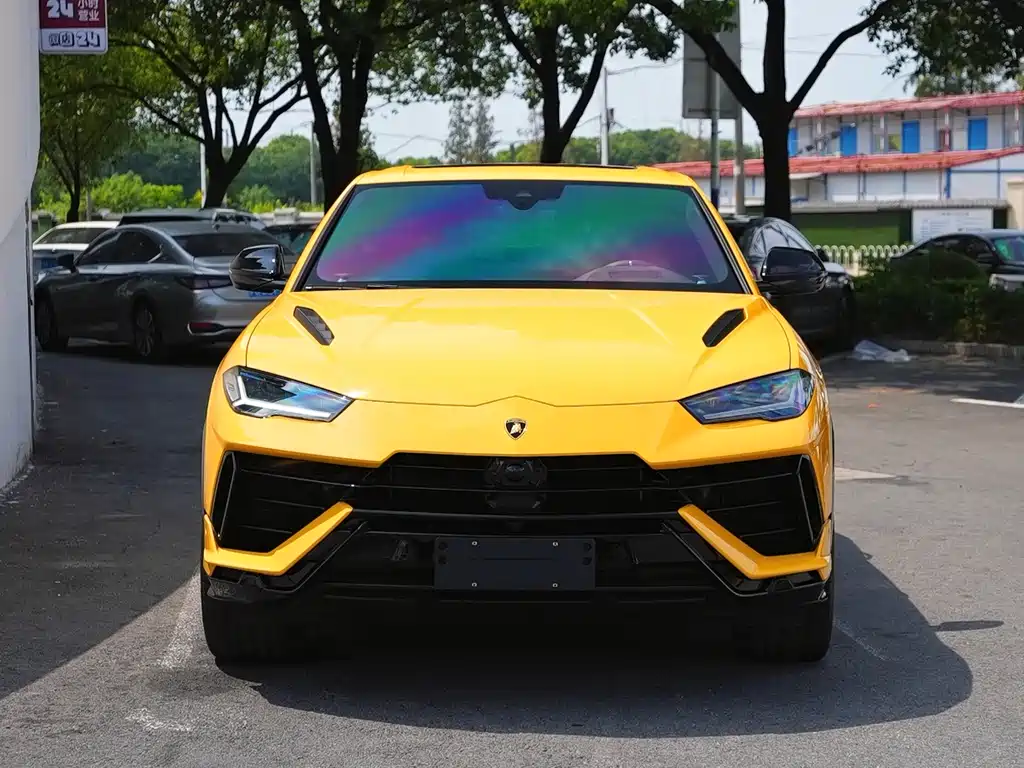 Lamborghini Urus 2024