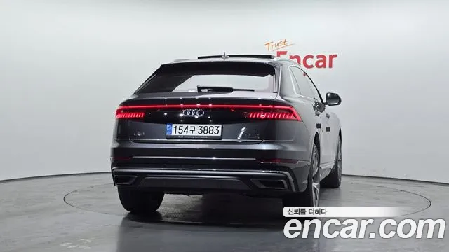 Audi Q8 2021