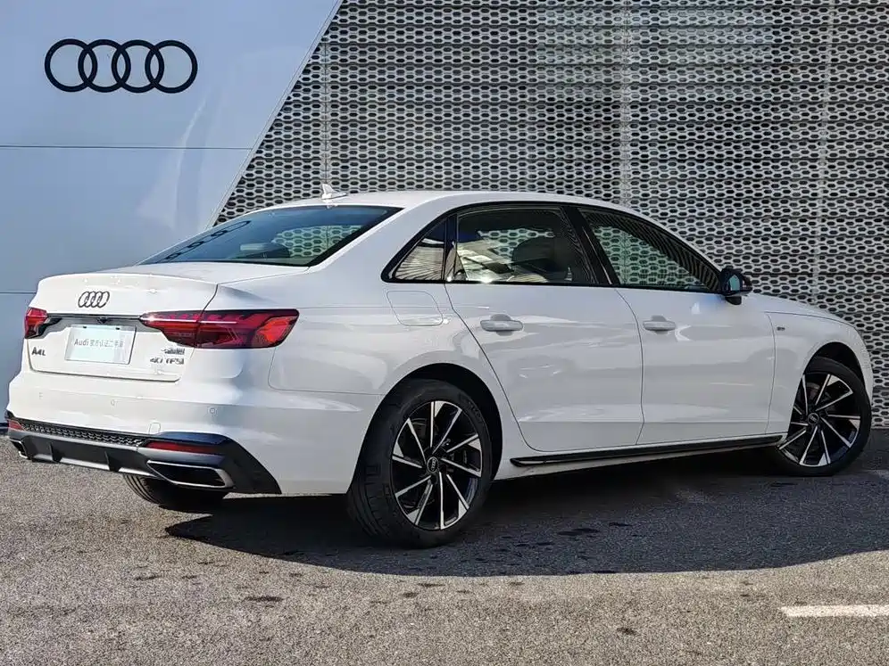 Audi A4 2023