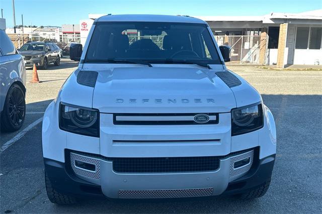 Land Rover Defender 2025
